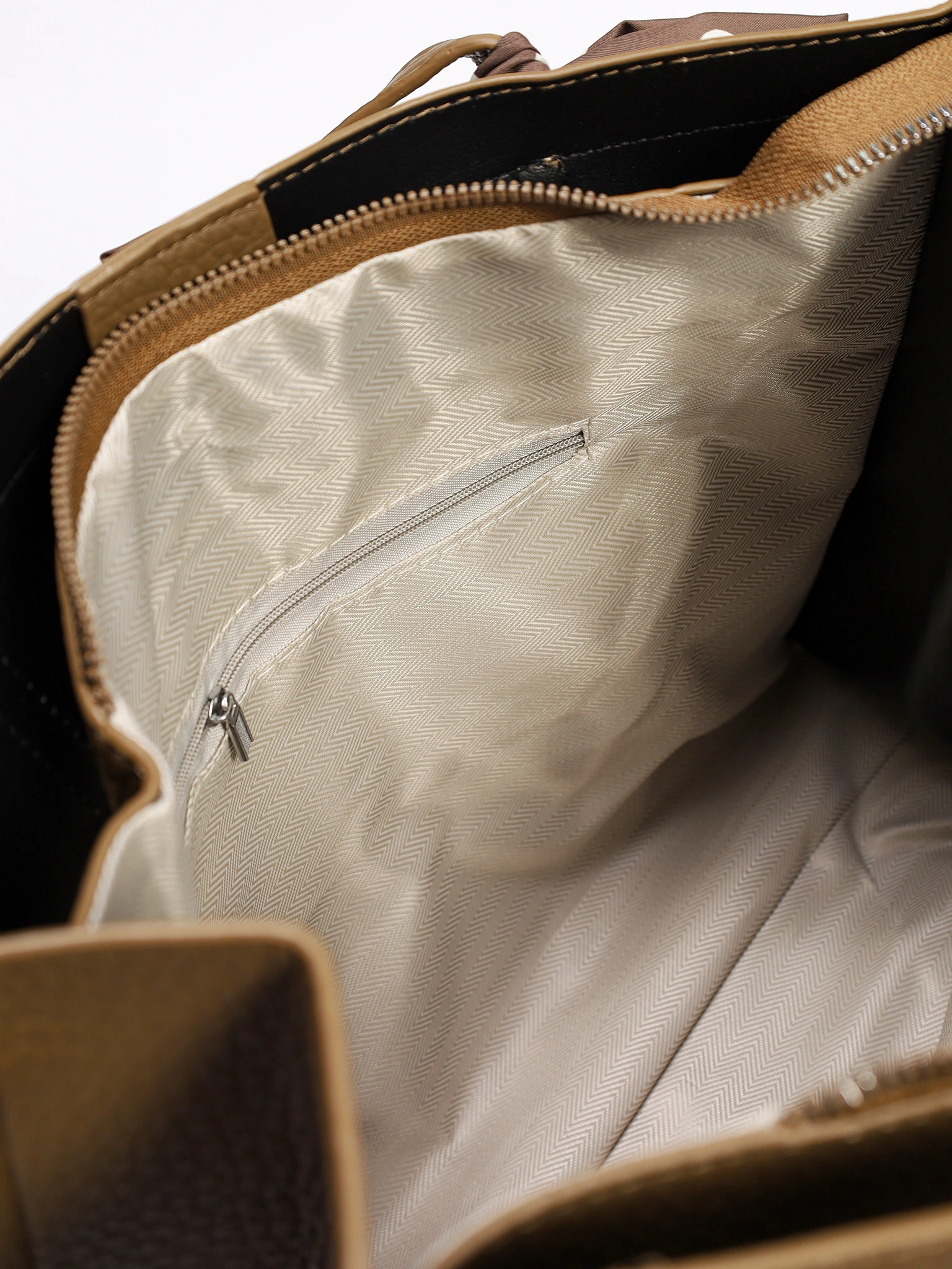 Сумка-тоут с плоскими ручками с декоративным платком в ассортименте